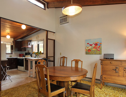 Okanagan Centre Lake House - 2 Bdrm + Den - Lake Country