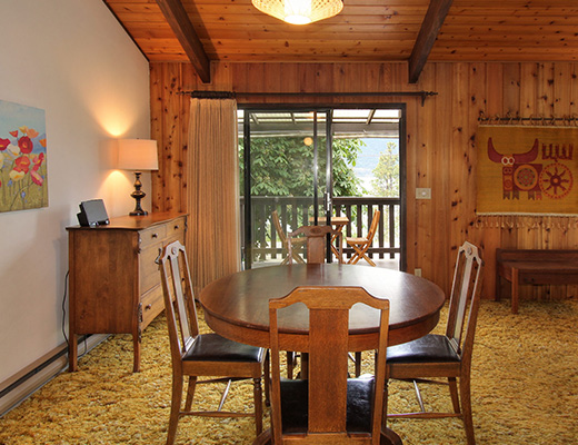 Okanagan Centre Lake House - 2 Bdrm + Den - Lake Country