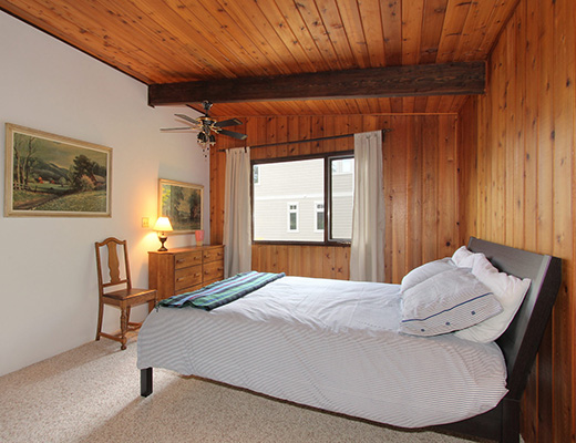 Okanagan Centre Lake House - 2 Bdrm + Den - Lake Country
