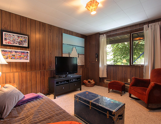 Okanagan Centre Lake House - 2 Bdrm + Den - Lake Country