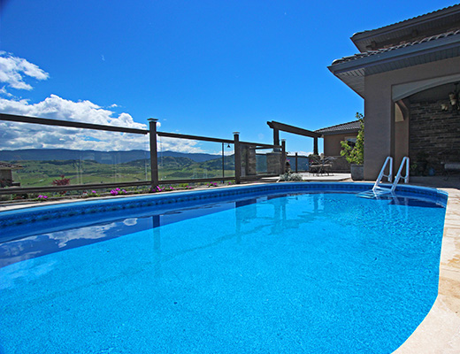 The Rise Home - 2 Bdrm + Loft w/ Pool - Vernon