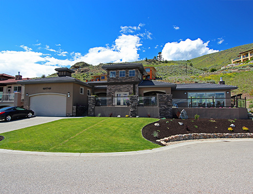 The Rise Home - 2 Bdrm + Loft w/ Pool - Vernon