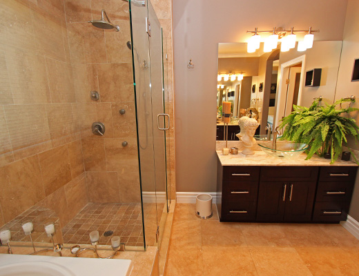 The Rise Home - 2 Bdrm + Loft w/ Pool - Vernon