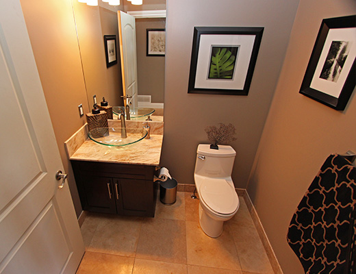 The Rise Home - 2 Bdrm + Loft w/ Pool - Vernon