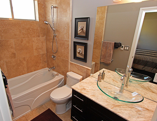 The Rise Home - 2 Bdrm + Loft w/ Pool - Vernon