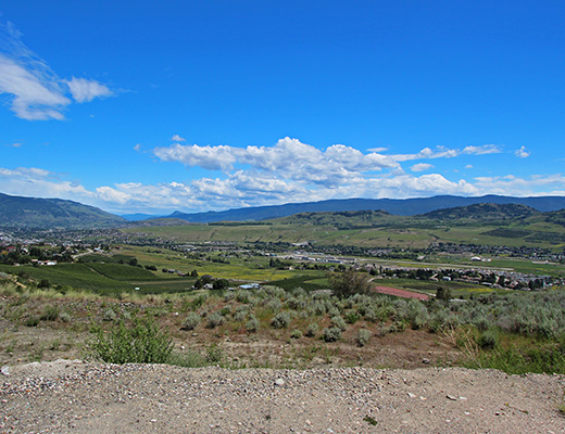 The Rise Home - 2 Bdrm + Loft w/ Pool - Vernon