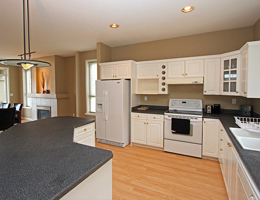 The Vineyard View - 4 Bdrm - Kelowna