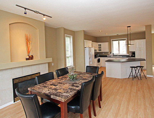 The Vineyard View - 4 Bdrm - Kelowna