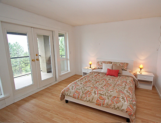 The Vineyard View - 4 Bdrm - Kelowna
