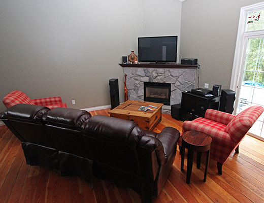 Okanagan Oasis in Quail Ridge - 4 Bdrm w/ Pool - Kelowna