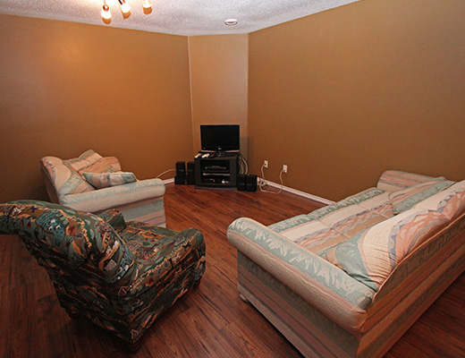 Okanagan Oasis in Quail Ridge - 4 Bdrm w/ Pool - Kelowna