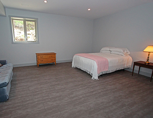 Peachland Paradise - 5 Bdrm - Peachland