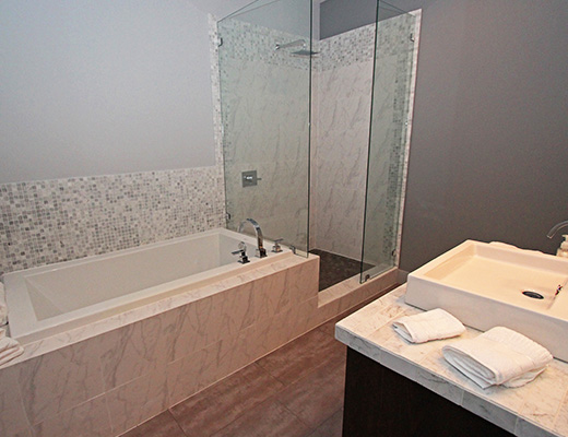 Peachland Paradise - 5 Bdrm - Peachland