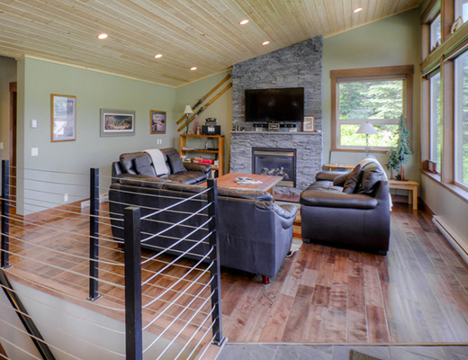 Bear Bottom Lodge - 4 Bdrm HT - Sun Peaks