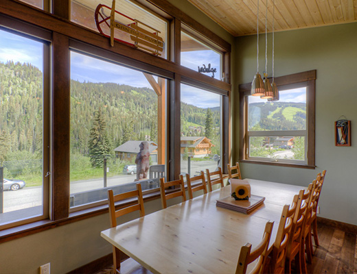 Bear Bottom Lodge - 4 Bdrm HT - Sun Peaks