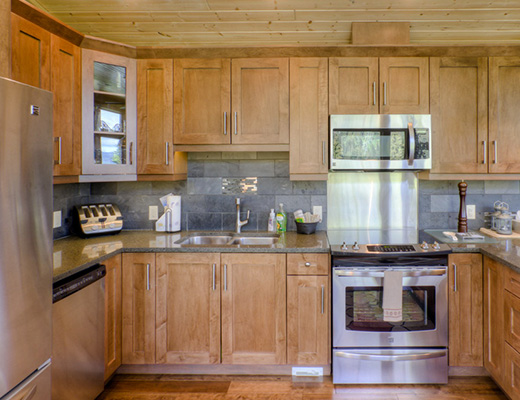 Bear Bottom Lodge - 4 Bdrm HT - Sun Peaks