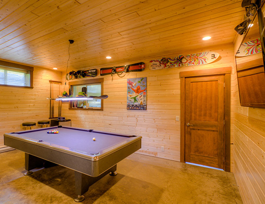 Bear Bottom Lodge - 4 Bdrm HT - Sun Peaks
