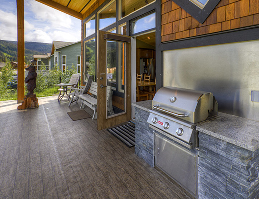 Bear Bottom Lodge - 4 Bdrm HT - Sun Peaks