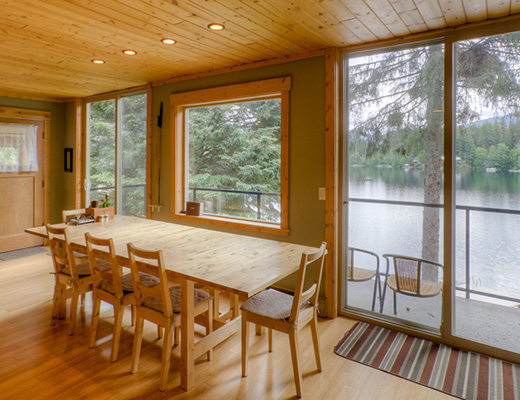 Heffley Lake Cottage - 3 Bdrm + Bunk House - Heffley Lake