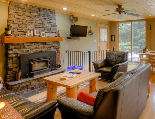 Heffley Lake Cottage - 3 Bdrm + Bunk House - Heffley Lake