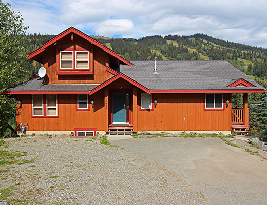 Howard's Haven & Doug's Den - 5 Bdrm + Loft HT - Sun Peaks