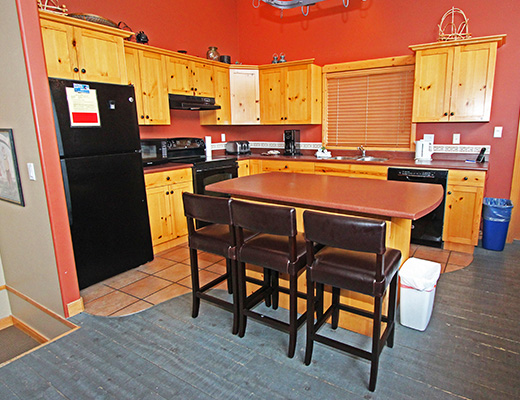 Howard's Haven & Doug's Den - 5 Bdrm + Loft HT - Sun Peaks