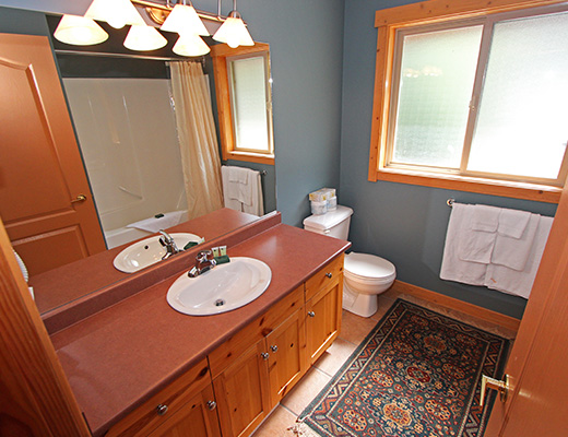 Howard's Haven & Doug's Den - 5 Bdrm + Loft HT - Sun Peaks