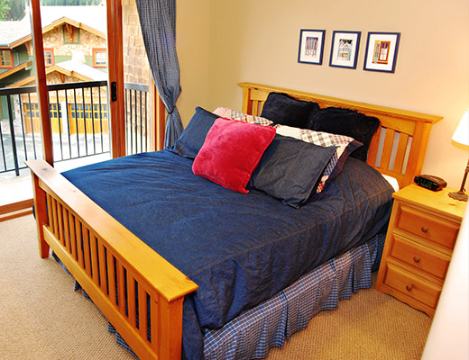 Trails Edge #04 - 2 Bdrm + Den HT - Sun Peaks