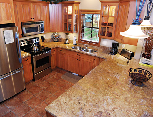 Trails Edge #49 - 3 Bdrm + Den HT - Sun Peaks