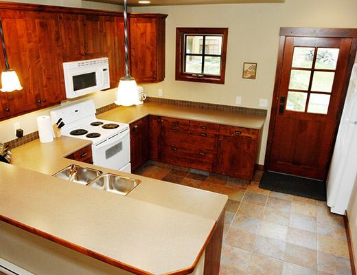 Trapper's Landing #18 - 2 Bdrm HT - Sun Peaks