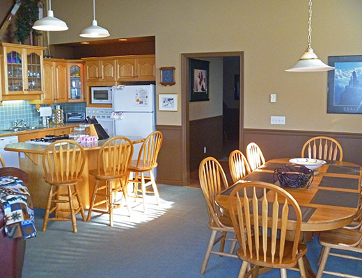 Chateau On The Ridge #404 - 4 Bdrm + Loft - Big White