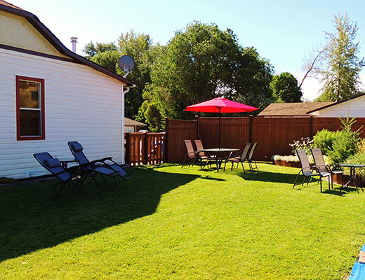 Cowles Cottage - 4 Bdrm - Summerland