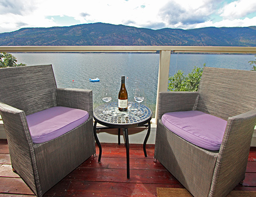 Ogopogo Lakeshore Home - 5 Bdrm HT - Kelowna