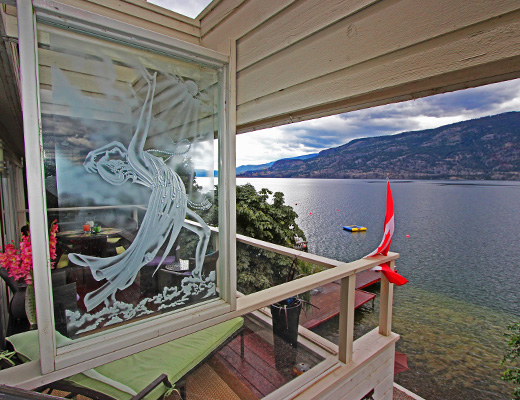 Ogopogo Lakeshore Home - 5 Bdrm HT - Kelowna