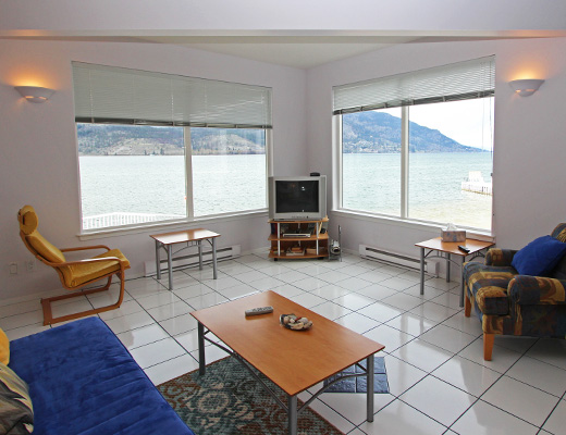Amykonos Lakeside Suite - 2 Bdrm - Kelowna