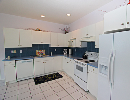 Amykonos Lakeside Suite - 2 Bdrm - Kelowna
