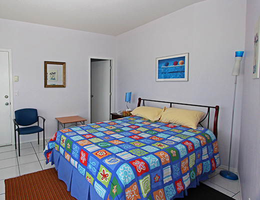 Amykonos Lakeside Suite - 2 Bdrm - Kelowna