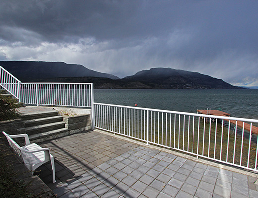 Amykonos Lakeside Suite - 2 Bdrm - Kelowna