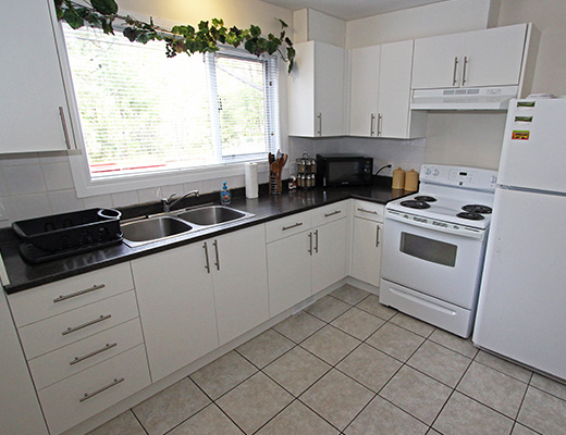 A & R Townhome #1 - 3 Bdrm - Penticton