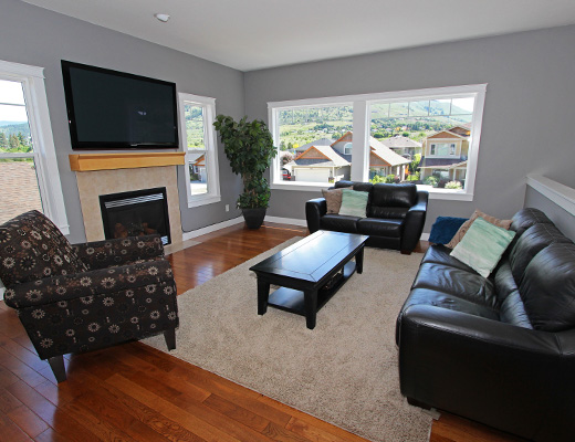 Kalamalka Valley View - 6 Bdrm HT - Vernon