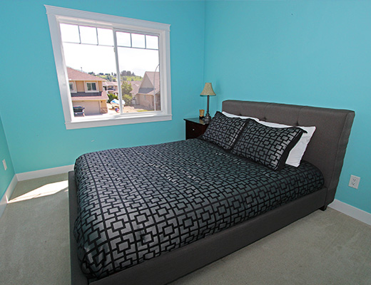 Kalamalka Valley View - 6 Bdrm HT - Vernon
