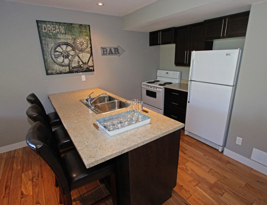 Kalamalka Valley View - 6 Bdrm HT - Vernon