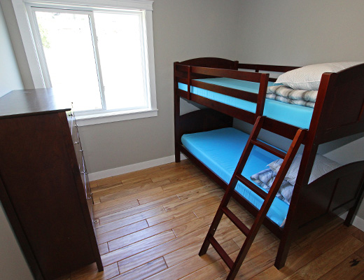 Kalamalka Valley View - 6 Bdrm HT - Vernon