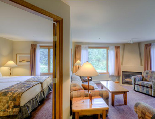 Nancy Greene's Cahilty Lodge - 2 Bdrm - Sun Peaks