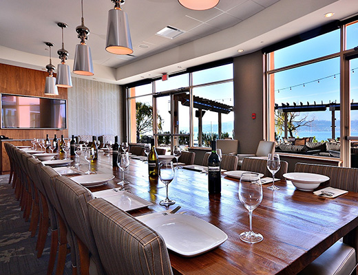 Manteo Resort - 2 Bdrm Villa - Beachfront - Kelowna