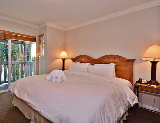 Manteo Resort - 2 Bdrm Villa - Gardenside - Kelowna