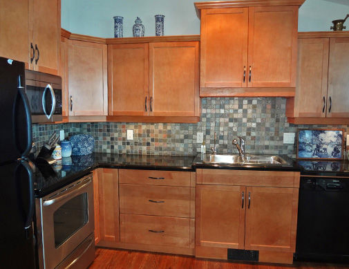 Lakefront On The Bluff - 3 Bdrm - West Kelowna