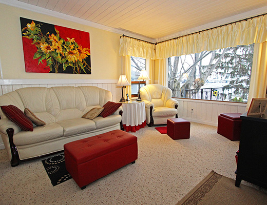 Dockside Beachhouse - 3 + 1 Bdrm HT - Vernon