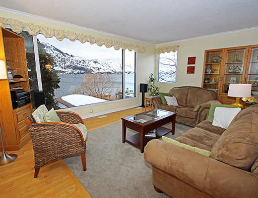 Dockside Beachhouse - 3 + 1 Bdrm HT - Vernon