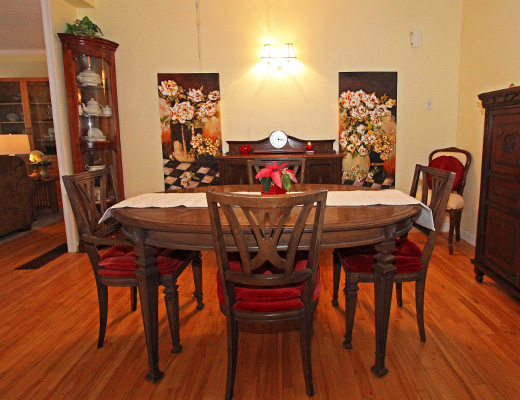 Dockside Beachhouse - 3 + 1 Bdrm HT - Vernon